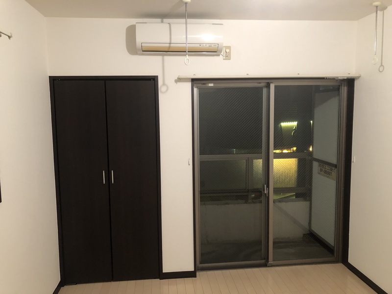 居室・リビング　バルコニー付きのリビング♪