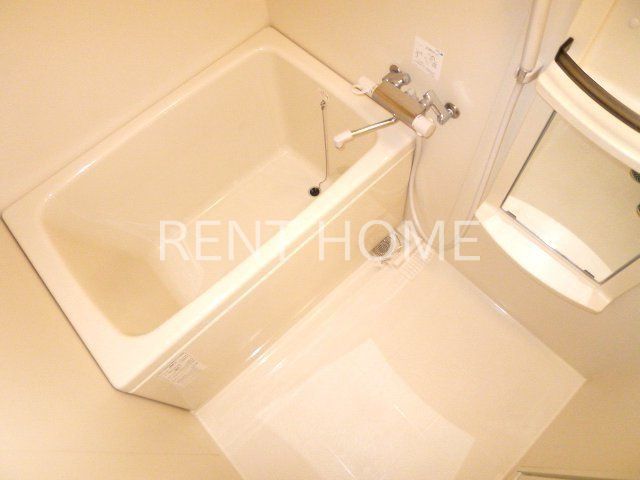 バス・シャワールーム　広めの浴室です。（浴室乾燥機