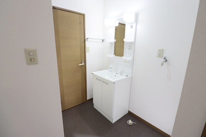 洗面設備　脱衣スペースもあります