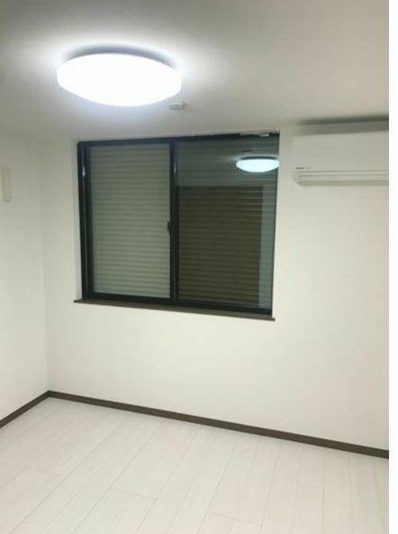 居室・リビング　同物件別部屋です