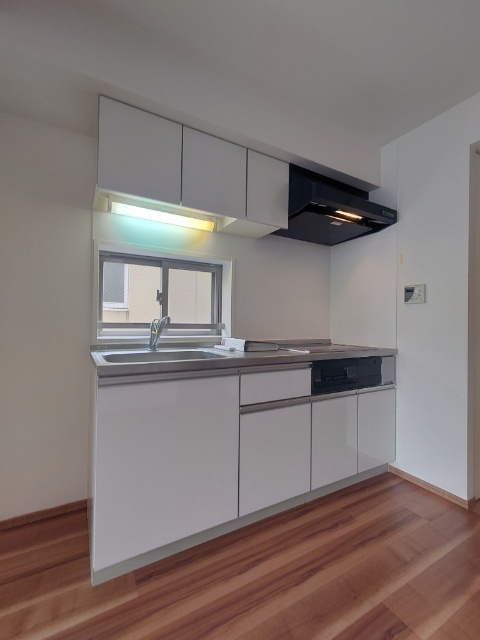 キッチン　３口グリル付きＩＨコンロ