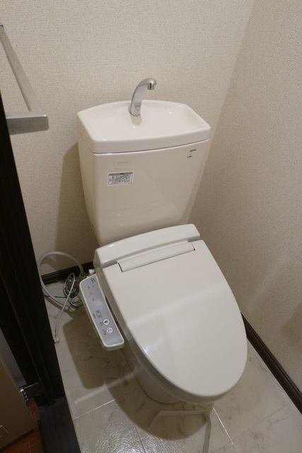 トイレ　※写真は他号室です