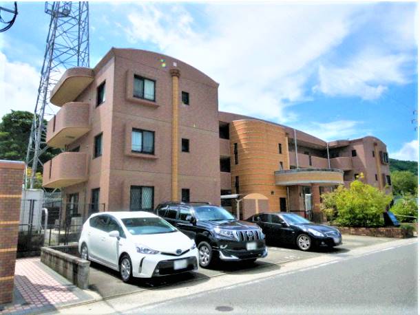 建物外観　広々1LDKのお部屋の空きが出ました！