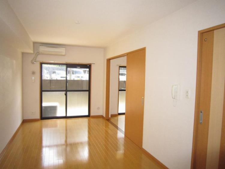 居室・リビング　日当たり良好リビングです