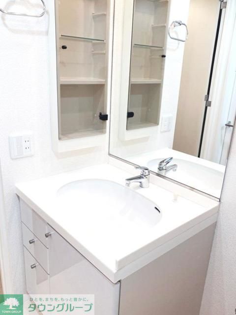 洗面設備　※写真は同タイプ住戸です。