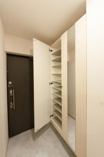 玄関　シューズボックスで玄関スッキリ