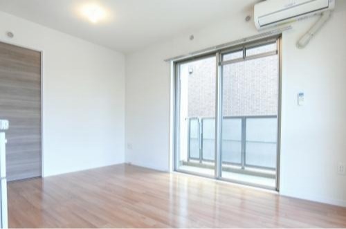 居室・リビング　8帖超えの広々リビング