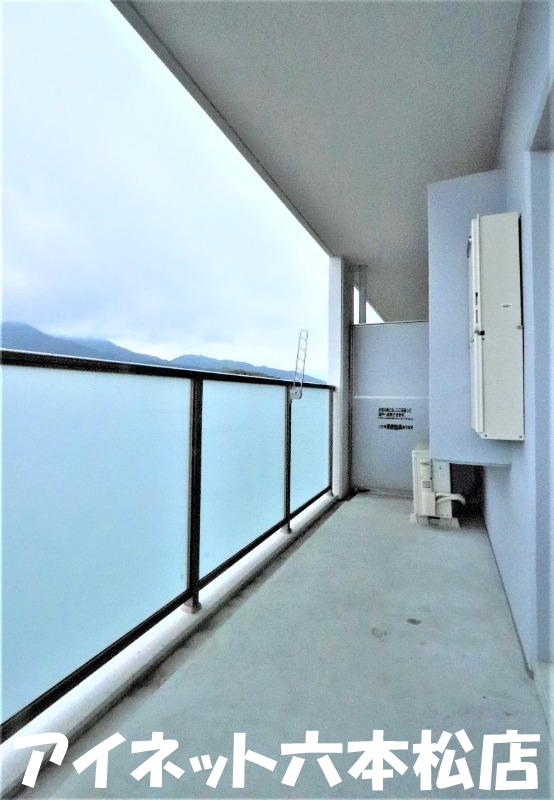 バルコニー　洗濯物はこちらへどうぞ。