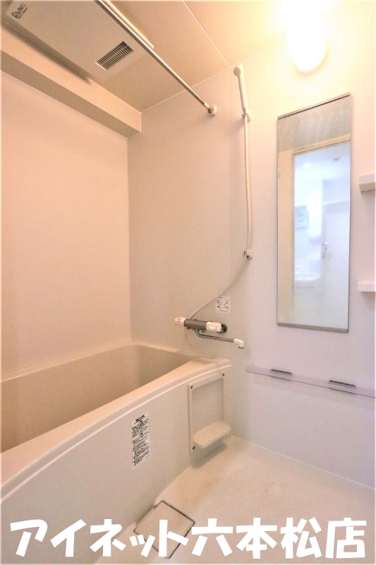 バス・シャワールーム　1日の疲れを流しましょう。