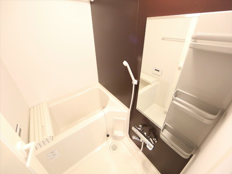 バス・シャワールーム　浴室暖房乾燥機付　追い焚き・オートバス機能付お風呂