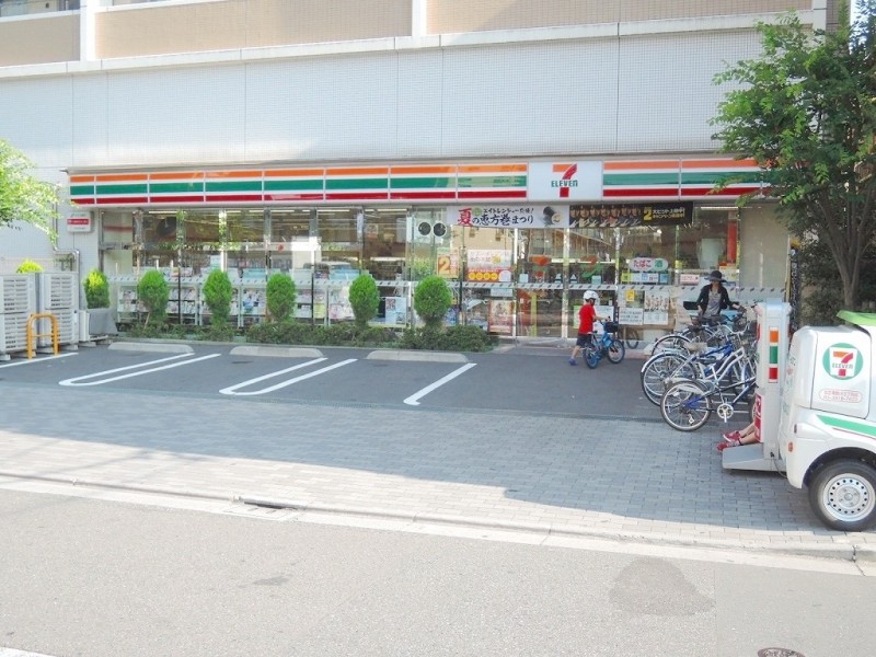 コンビニ　セブンイレブン（コンビニ）まで365m