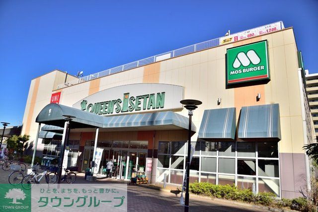 スーパー　クイーンズ伊勢丹杉並桃井店（スーパー）まで420m