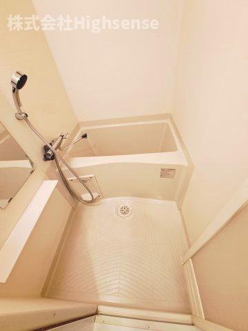 バス・シャワールーム　落ち着いた空間のお風呂です