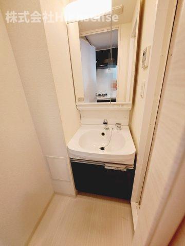 洗面設備　コンパクトで使いやすい洗面所