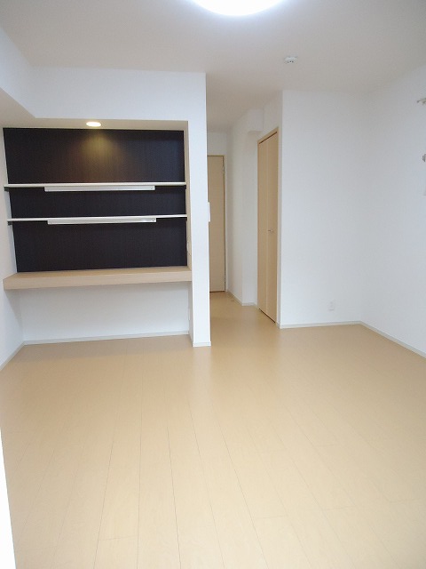 居室・リビング　反転間取り写真