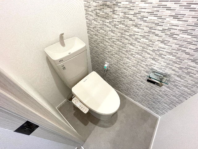 トイレ　温水洗浄便座完備