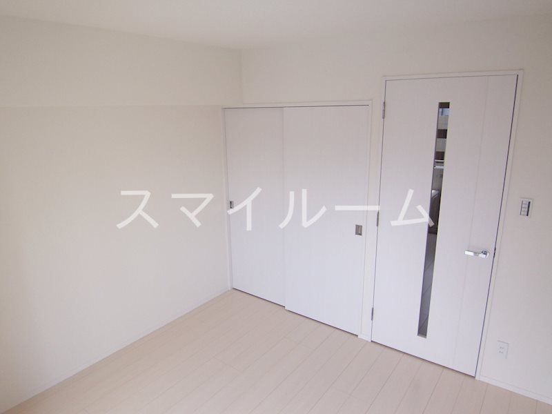 居室・リビング　別部屋参考写真となります。