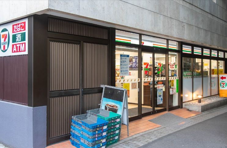コンビニ　セブンイレブン日本橋兜町店（コンビニ）まで190m