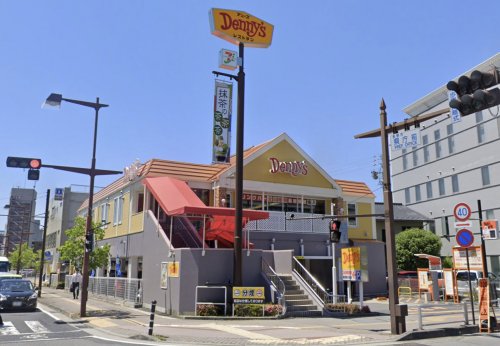 飲食店　デニーズ長野県庁前店（飲食店）まで438m