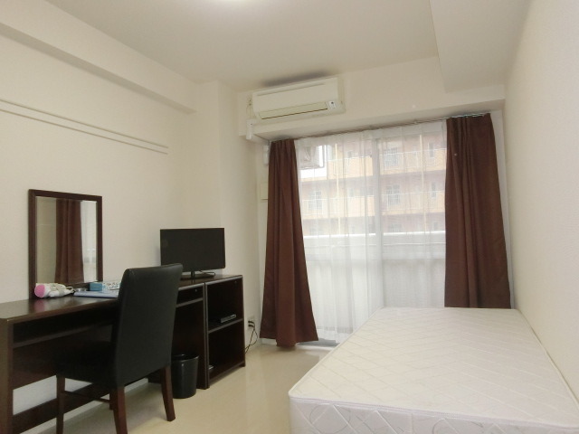 居室・リビング　こちらのお部屋には家具は付きません。
