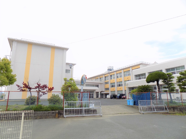小学校　弥富市立弥生小学校（小学校）まで1050m