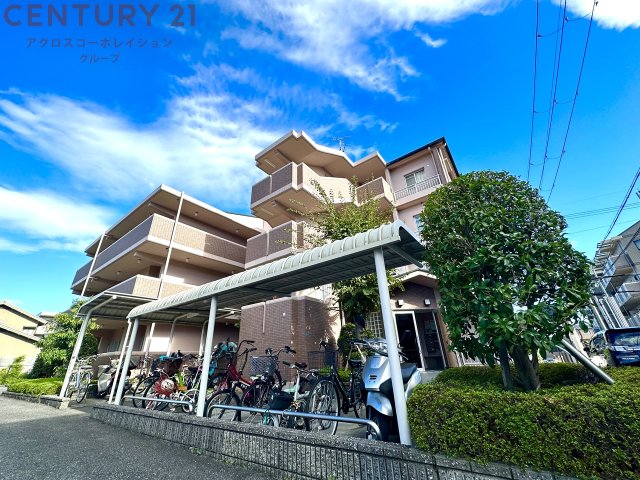 建物外観　敷地内駐車場あり！