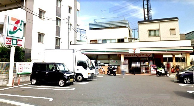 コンビニ　セブンイレブン（コンビニ）まで371m