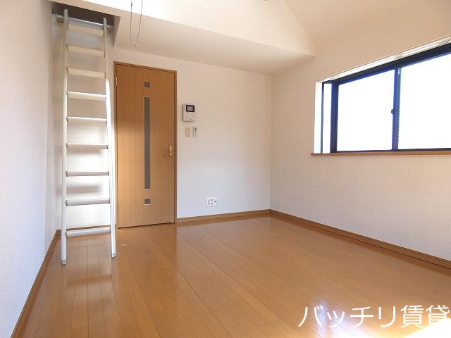 居室・リビング　画像は同型タイプの為、現状を優先致します。