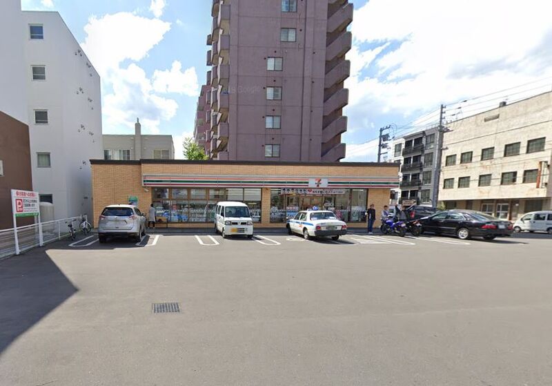 コンビニ　セブンイレブン札幌南9条西7丁目店（コンビニ）まで174m