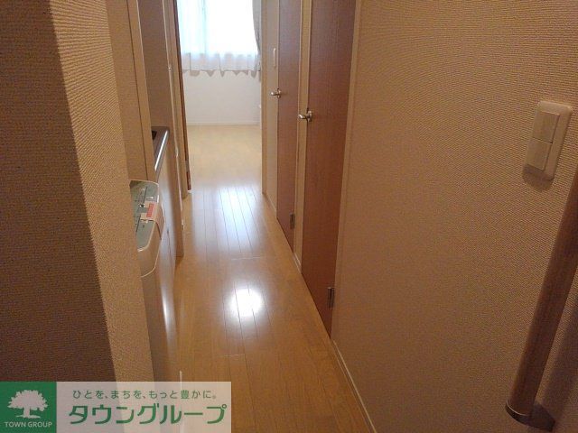 玄関　玄関から廊下