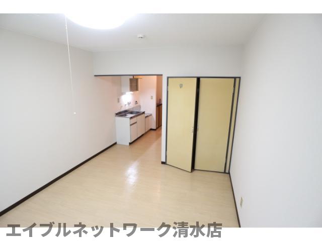 居室・リビング　同物件同タイプ