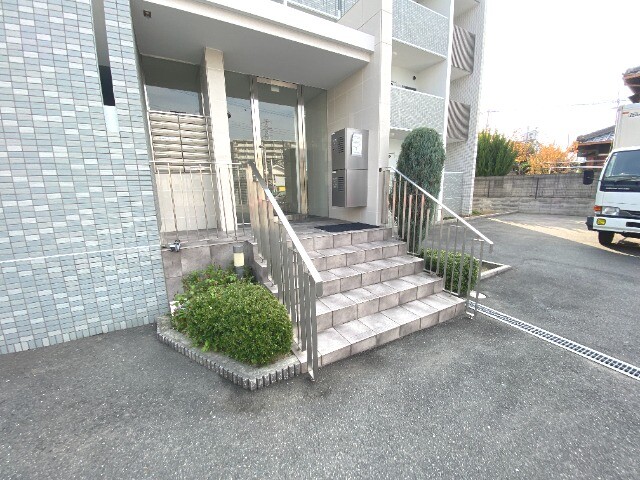 エントランス　お帰りなさいませ。