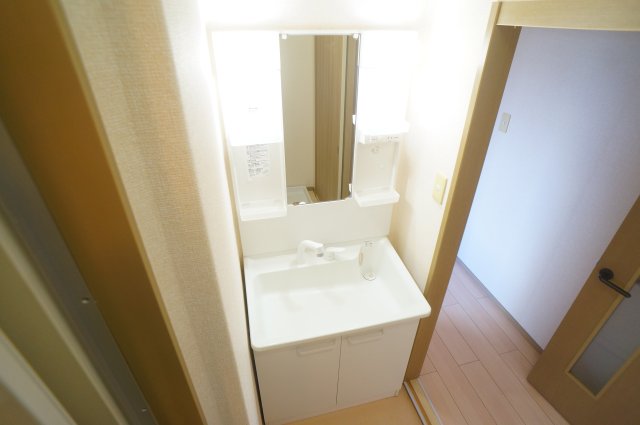 洗面設備　使いやすい洗面所です