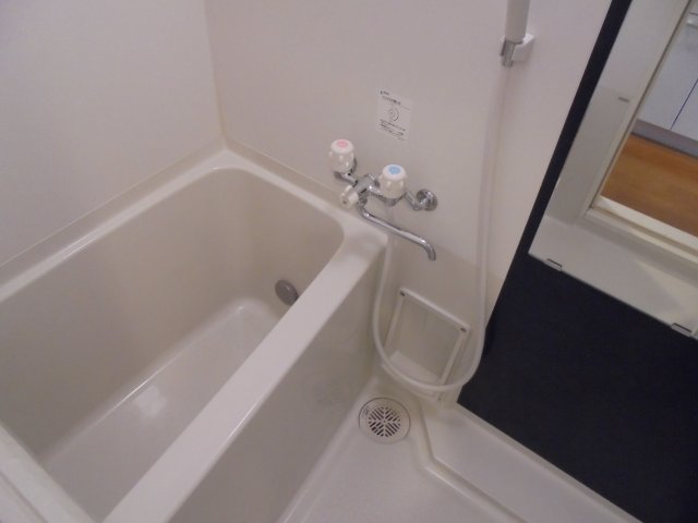 バス・シャワールーム　※別部屋参考写真