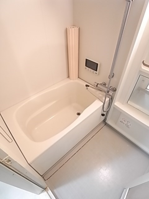 バス・シャワールーム　落ち着いた空間のお風呂です