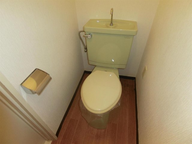 トイレ　お掃除の簡単な洋式トイレです♪