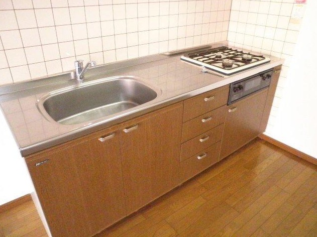 キッチン　別部屋参考写真です