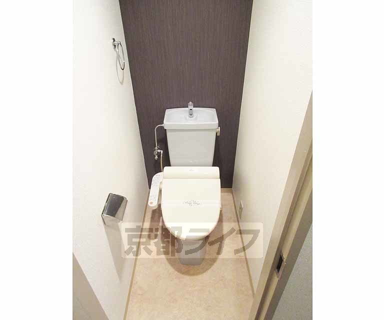 トイレ　ウォシュレットつきの綺麗なトイレです