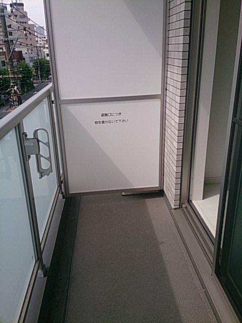 バルコニー　★洗濯物を干すスペース充分に取れます★
