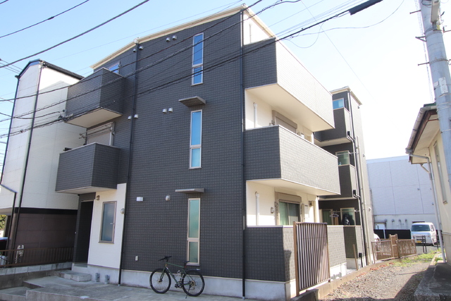 建物外観　戸塚駅まで平坦徒歩７分☆