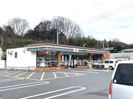 コンビニ　セブンイレブン倉敷市立短大前店（コンビニ）まで439m
