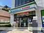 コンビニ　ファミリーマート 昭和薬品西大島駅前店（コンビニ）まで223m