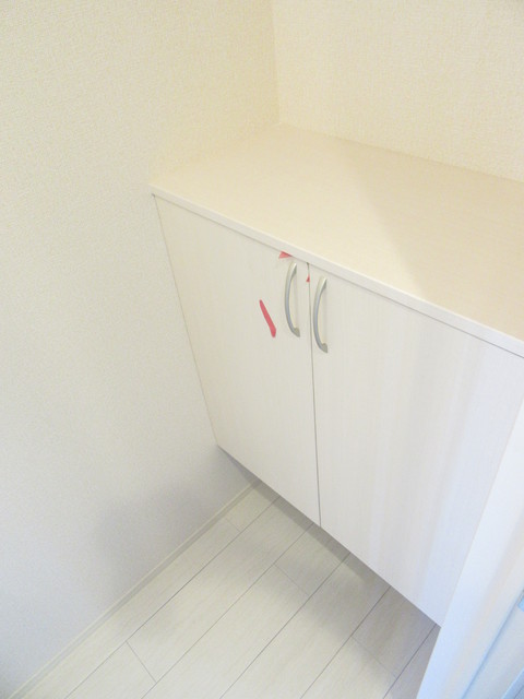 トイレ　トイレに収納御座います！