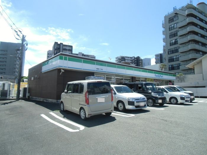 コンビニ　ファミリーマート 橘通東一丁目店（コンビニ）まで336m