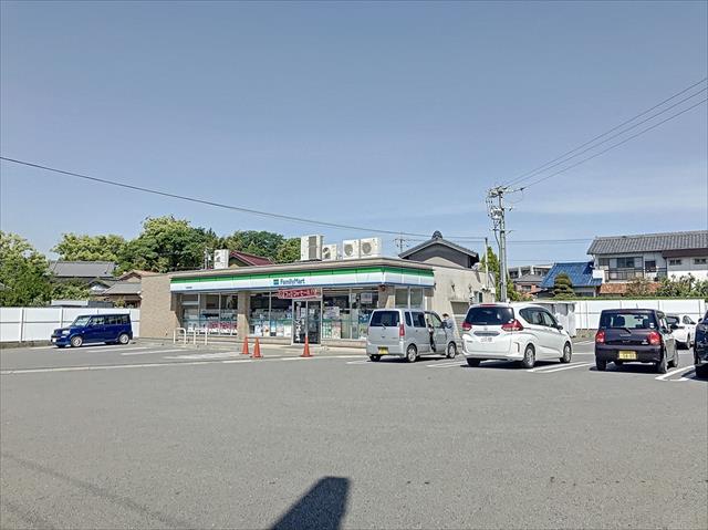 コンビニ　ファミリーマート大府長草店（コンビニ）まで296m