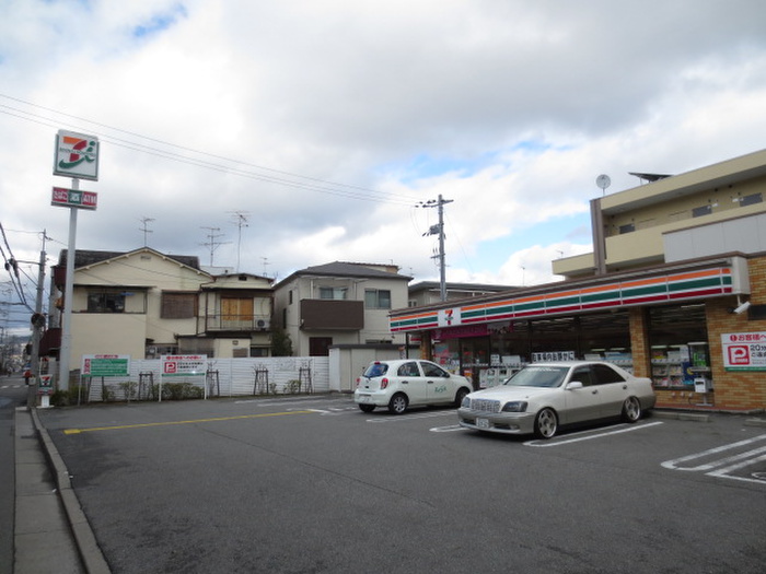 コンビニ　セブンイレブン（コンビニ）まで400m
