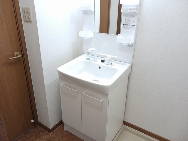 洗面設備　使いやすい洗面所です