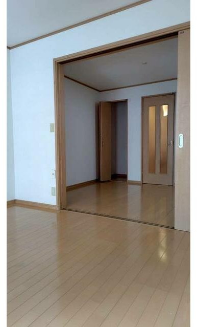 その他設備　室内エアコン付き♪
