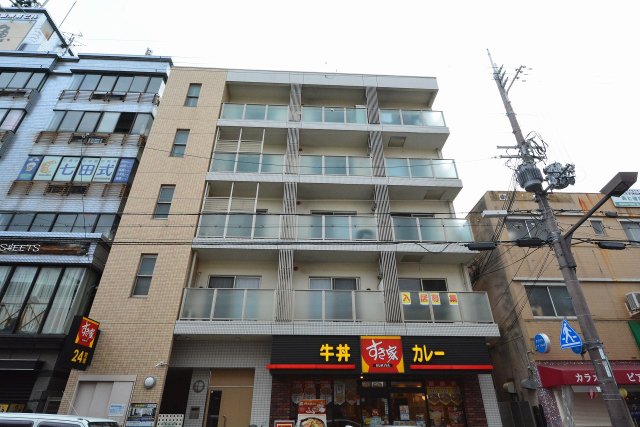 建物外観　オートロック付きで安心です♪