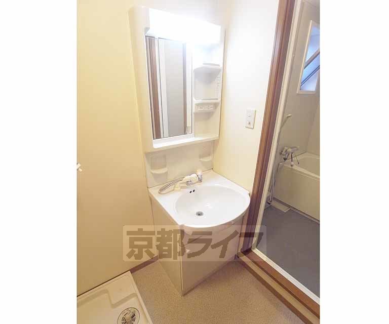 洗面設備　嬉しい独立洗面台付き